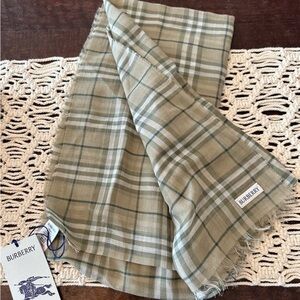 NWT Burberry Lightweight Organic Cotton Scarf In Skylark